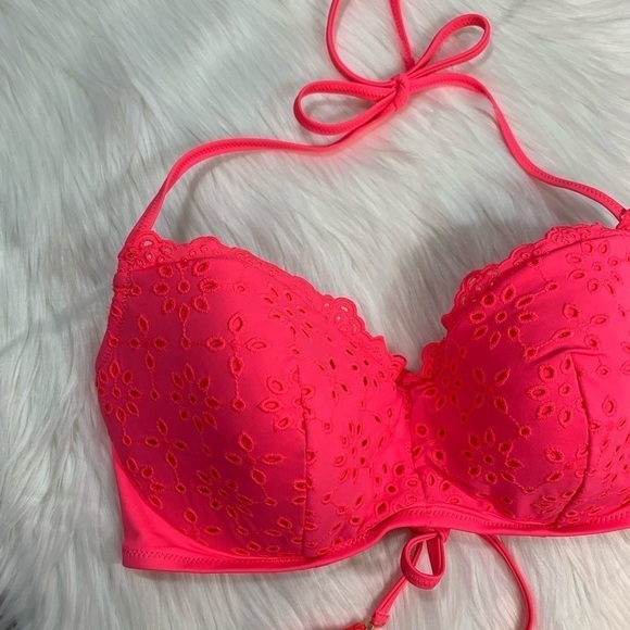 NWT Shade & Shore Eyelet Lace Bikini Top - Picture 4 of 11